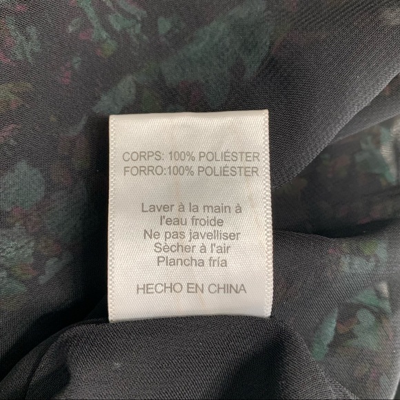 Skylar + Madison Mixed Berries Floral Smocked Mini Dress Size Medium - Picture 11 of 13